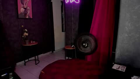 Snapshot of kittyhotts chatting on 02.18.26 Sari bell online show from 02.18.26