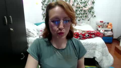 Snapshot of kittykalor chatting on 02.15.26 --. .- -. .-- online show from 02.15.26