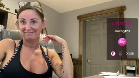 Snapshot of kittykattlove2 chatting on 06.26.26 kittykattlove2 online show from 06.26.26