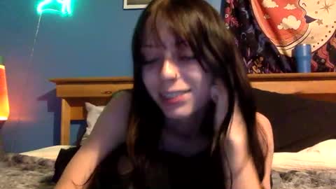 Snapshot of kittykisses3 chatting on 11.06.25 kittykisses3 online show from 11.06.25