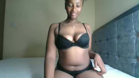 Snapshot of kittypettite chatting on 09.09.25 Kittypettite online show from 09.09.25