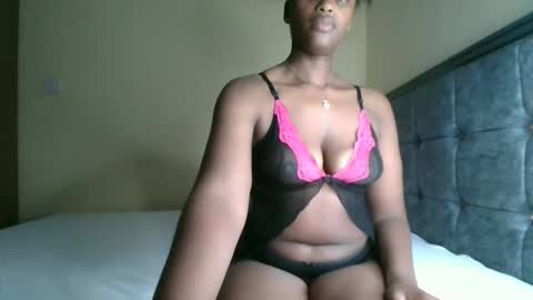 Snapshot of kittypettite chatting on 09.30.25 Kittypettite online show from 09.30.25