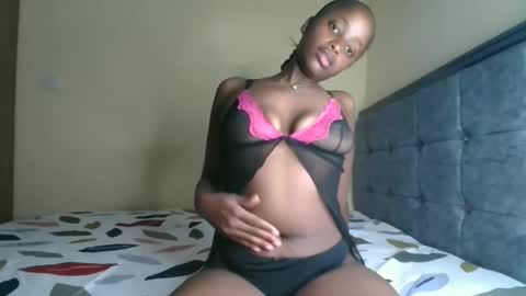 Snapshot of kittypettite chatting on 11.18.25 Kittypettite online show from 11.18.25