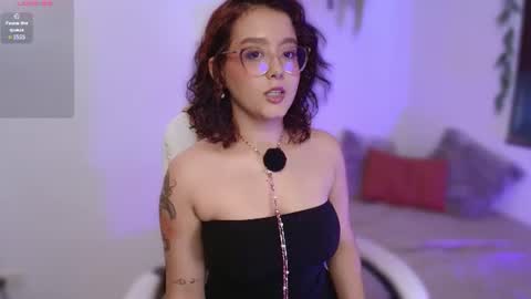Snapshot of kittysophie_ chatting on 06.09.26 Sophie online show from 06.09.26