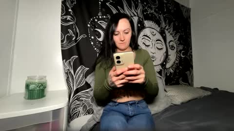 Snapshot of kittywet1994 chatting on 02.14.25 Kitty online show from 02.14.25