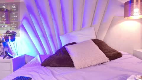 Kitty Hill online show from 04.10.26