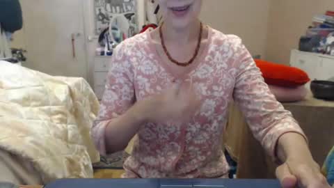 Snapshot of kiuminberry chatting on 07.30.26 KiuminBerry online show from 07.30.26