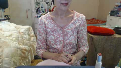 Snapshot of kiuminberry chatting on 07.31.26 KiuminBerry online show from 07.31.26