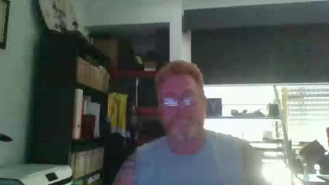 Snapshot of kiwi_boss61 chatting on 12.14.24 kiwi_boss61 online show from 12.14.24