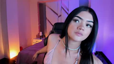 Snapshot of kiwi_lov23 chatting on 11.19.25 Kiwi online show from 11.19.25