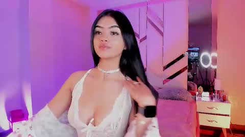 Snapshot of kiwi_lov23 chatting on 11.25.25 Kiwi online show from 11.25.25