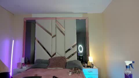 Snapshot of kiwi_lov23 chatting on 01.12.26 Kiwi online show from 01.12.26