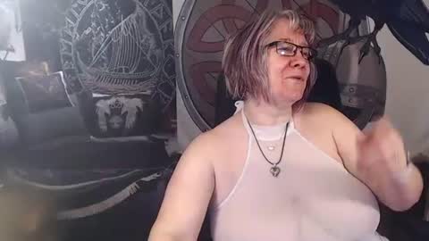 Snapshot of kleiner_teufel chatting on 02.04.26 Michelle online show from 02.04.26