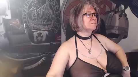 Snapshot of kleiner_teufel chatting on 02.21.26 Michelle online show from 02.21.26