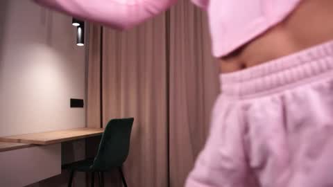 Lynette online show from 10.09.25