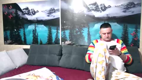 Kleosnow online show from 10.18.25