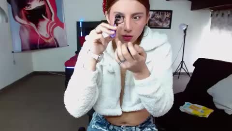 Snapshot of kloe_deker chatting on 02.15.25 Kloe deker online show from 02.15.25