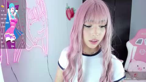 Snapshot of kloeking_ chatting on 09.14.25 kloe online show from 09.14.25