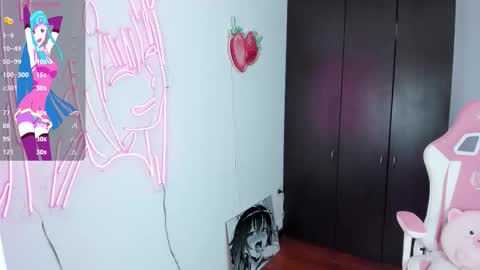 Snapshot of kloeking_ chatting on 09.19.25 kloe online show from 09.19.25