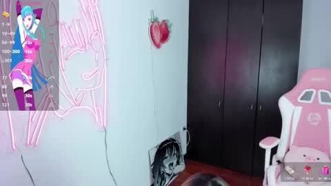 Snapshot of kloeking_ chatting on 09.23.25 kloe online show from 09.23.25