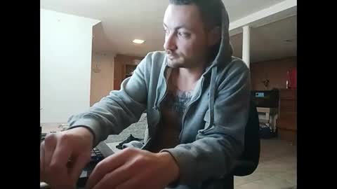 Snapshot of klou502 chatting on 12.19.24 LOUiViLAN online show from 12.19.24