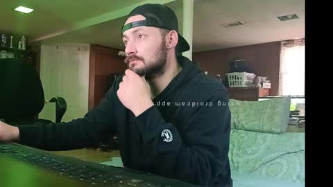 Snapshot of klou502 chatting on 02.25.25 LOUiViLAN online show from 02.25.25