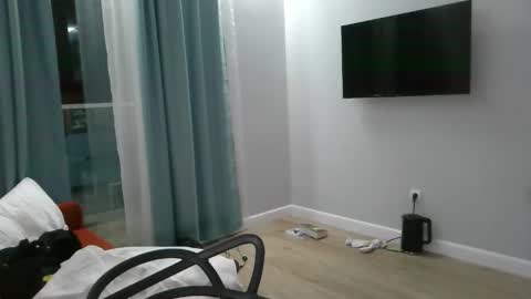 Snapshot of knotsiemens chatting on 02.04.26 Adam online show from 02.04.26