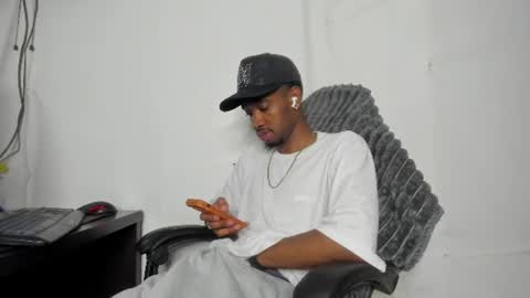Snapshot of kofi_exotic_ chatting on 07.15.26 kofi online show from 07.15.26