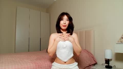 Snapshot of kokomiuu chatting on 04.17.26 Nani online show from 04.17.26
