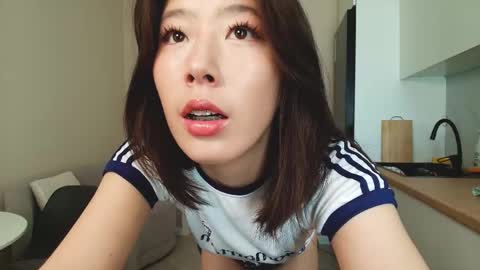 Snapshot of kokomiuu chatting on 05.08.26 Nani online show from 05.08.26