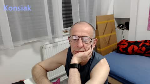 Snapshot of konsiak chatting on 05.18.26 Komsiak online show from 05.18.26