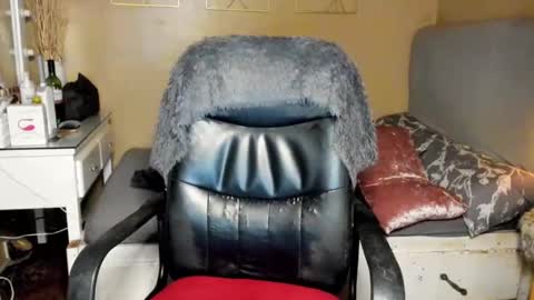 MISS ALICIA online show from 01.04.25