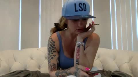 Snapshot of koyoteej chatting on 01.27.25 koyoteej online show from 01.27.25