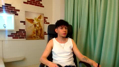 KrewVaughn online show from 10.11.25