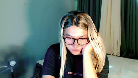 Snapshot of krezikeed chatting on 05.09.26 krezikeed online show from 05.09.26