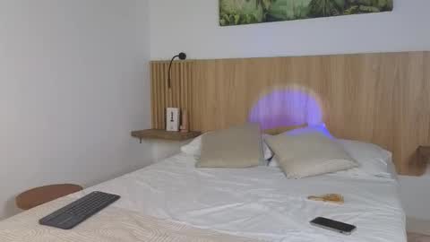 kriss online show from 10.20.25