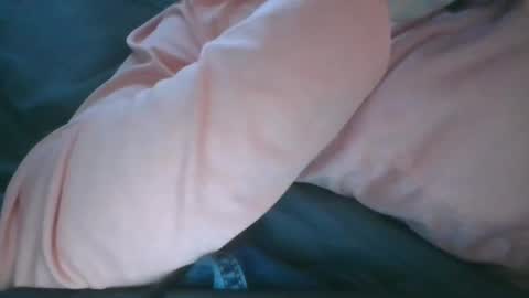 Snapshot of krisnnikki254 chatting on 10.21.25 krisnnikki254 online show from 10.21.25