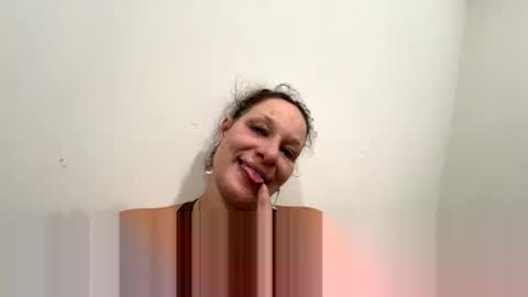 Snapshot of krisnona chatting on 12.29.24 krisnona online show from 12.29.24