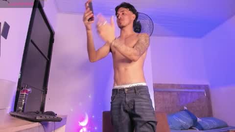 Snapshot of kriss_edwards chatting on 09.13.25 Kriss online show from 09.13.25