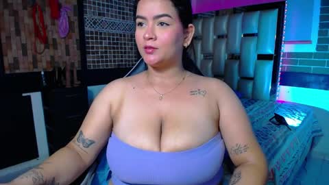 kriss_sweetboobs online show from 04.01.26