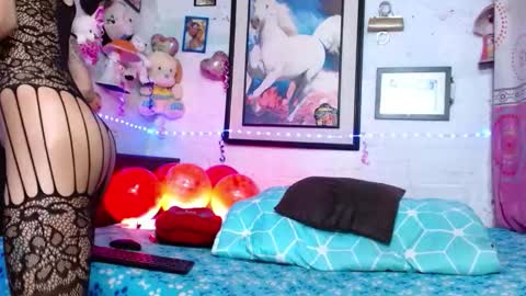 krisstal703358 online show from 12.18.25