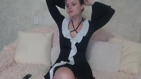 Snapshot of krissvoss chatting on 11.30.25 krissvoss online show from 11.30.25