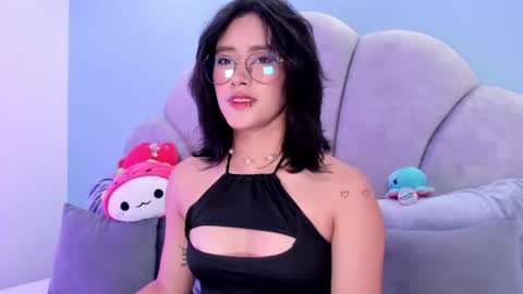Snapshot of kristal_aitana chatting on 06.25.26 Kris online show from 06.25.26