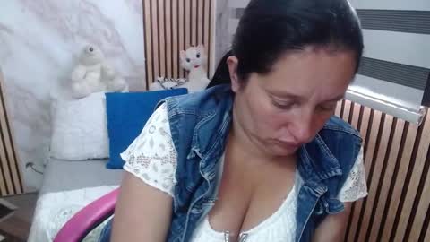 Snapshot of kristaljonnes_ chatting on 09.09.25 Cristina online show from 09.09.25