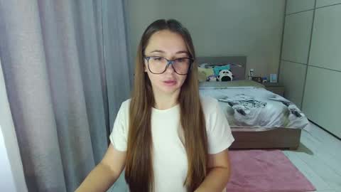 Snapshot of kristall_xxx chatting on 10.26.25 twitter    Annemarye 23 online show from 10.26.25