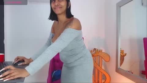 Snapshot of kristel_lee chatting on 12.17.24 kristel_lee online show from 12.17.24