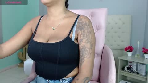 Snapshot of kristel_lee chatting on 03.10.25 kristel_lee online show from 03.10.25