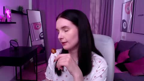 Snapshot of kristen_belll chatting on 04.14.26 Sophia online show from 04.14.26