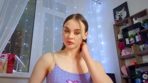 Snapshot of kristen_sayles chatting on 02.23.25 Kris online show from 02.23.25