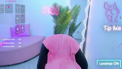 kristen_tay online show from 02.10.25